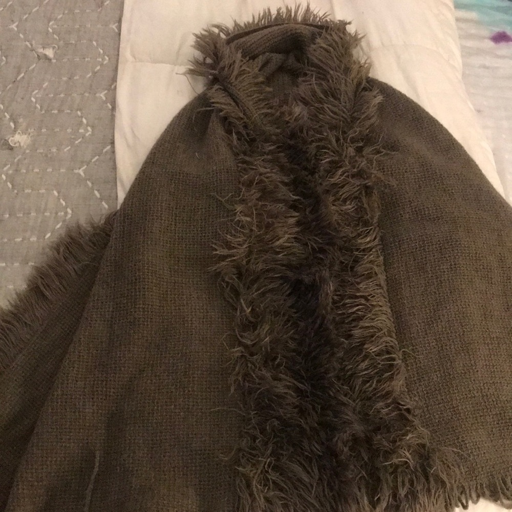 Fuzzy gray Shaw